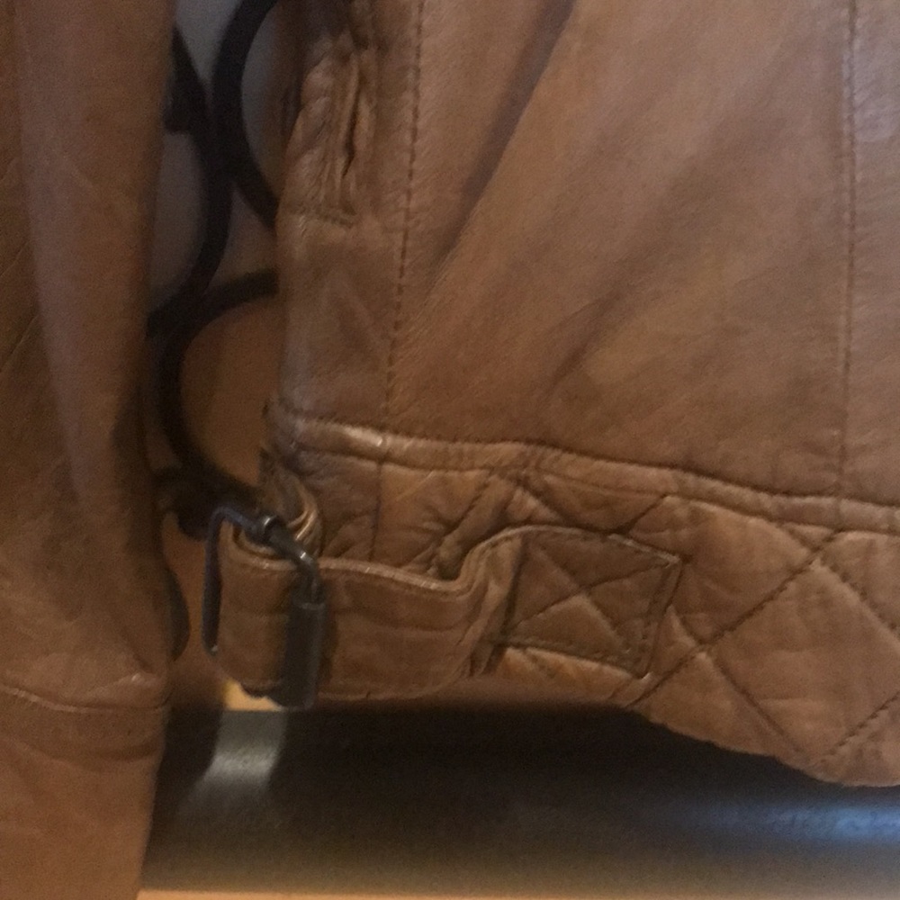 Leather jacket - Picture 6 of 7